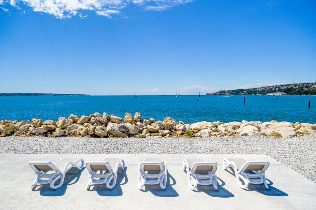 فيلا Floating Sea House Aurora بورتوروز المظهر الخارجي الصورة