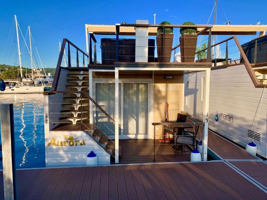 فيلا Floating Sea House Aurora بورتوروز المظهر الخارجي الصورة