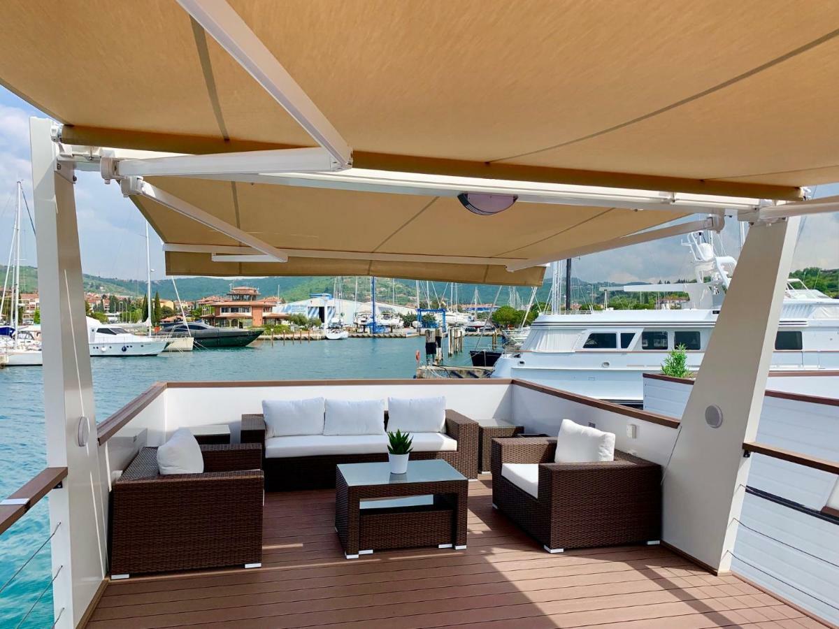 فيلا Floating Sea House Aurora بورتوروز المظهر الخارجي الصورة